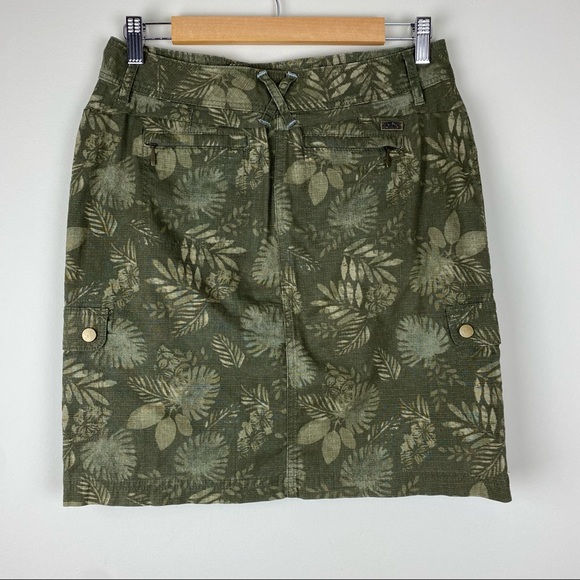L.L Bean leaf print favorite fit skirt size 4 - Picture 2 of 5